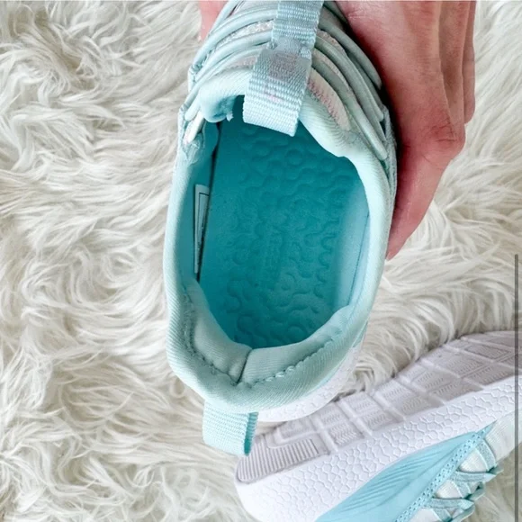 Little girl sneakers - Picture 4 of 5